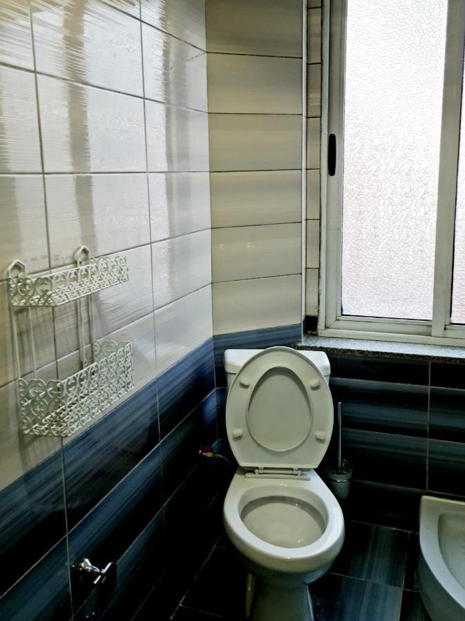 2v1 - 21 Dhjetori Am Apartamento