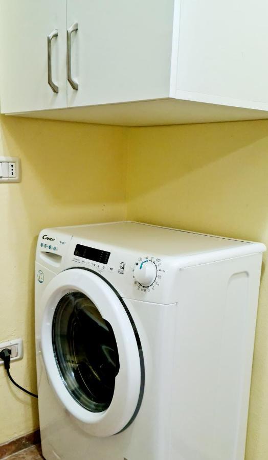 2v1 - 21 Dhjetori Am Apartamento *